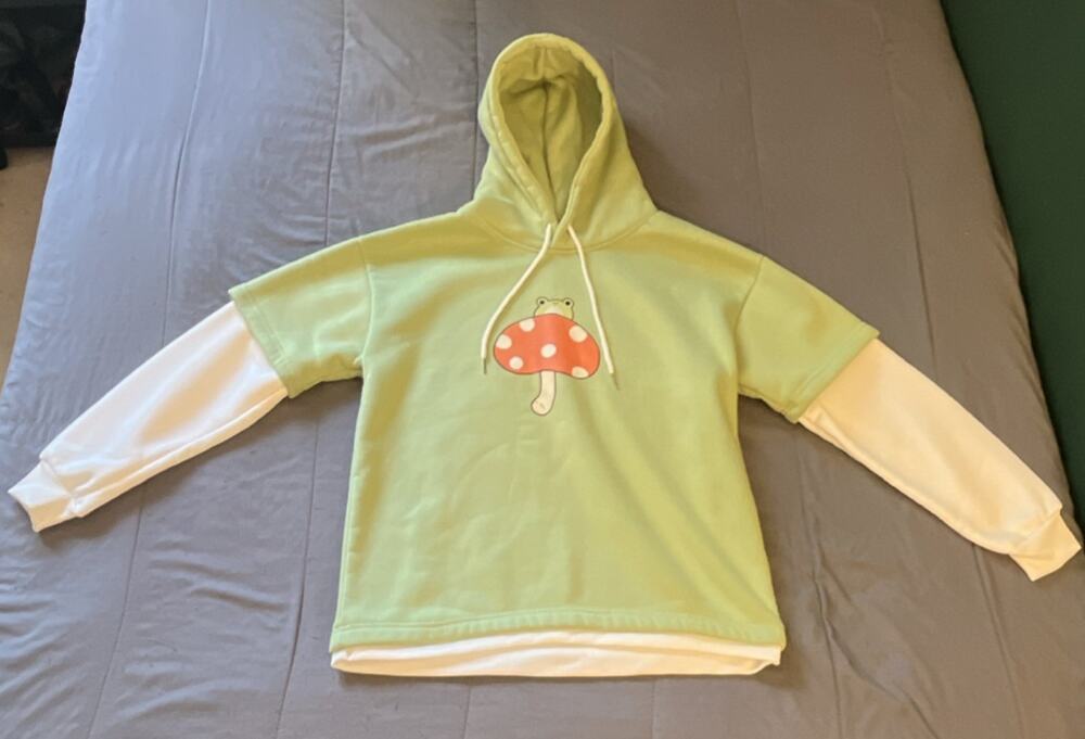 Green White Women’s Pullover Hoodie Size M Cartoon Mushroom Graphic Print